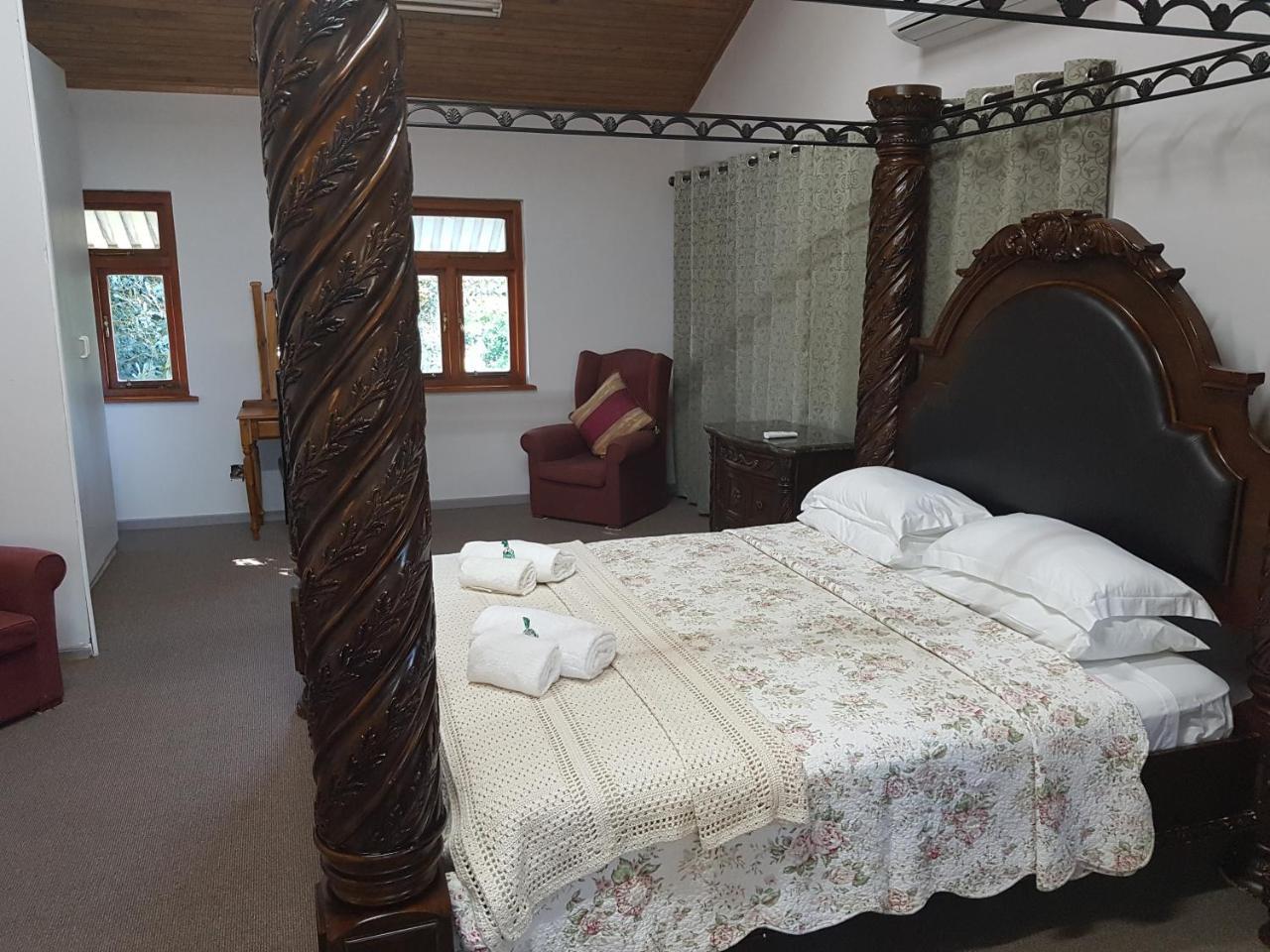 Te Amo Guesthouse สเตลเลนบอช ภายนอก รูปภาพ