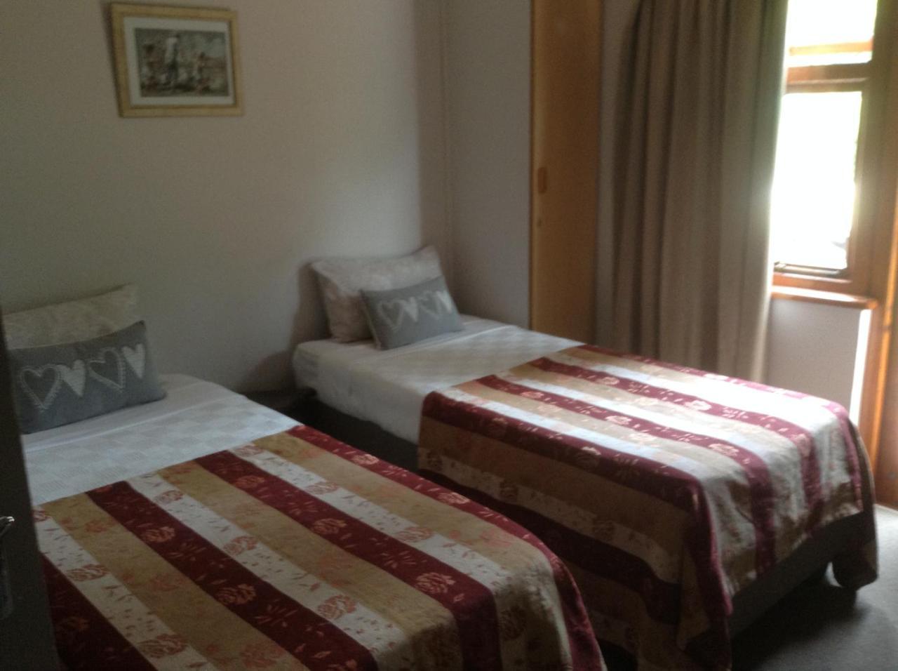 Te Amo Guesthouse สเตลเลนบอช ภายนอก รูปภาพ